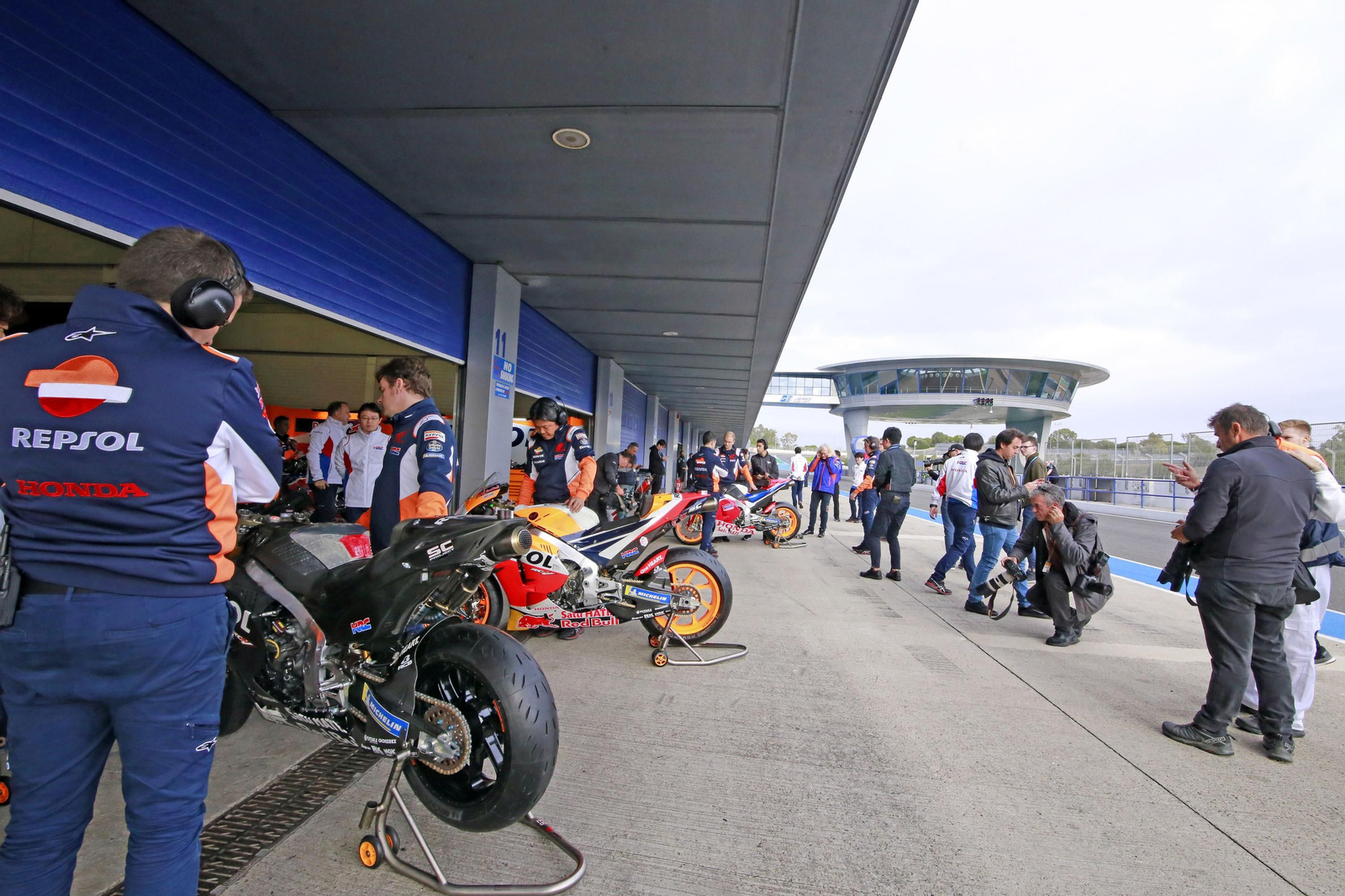 Primer día de los equipos de MotoGP en Jerez
