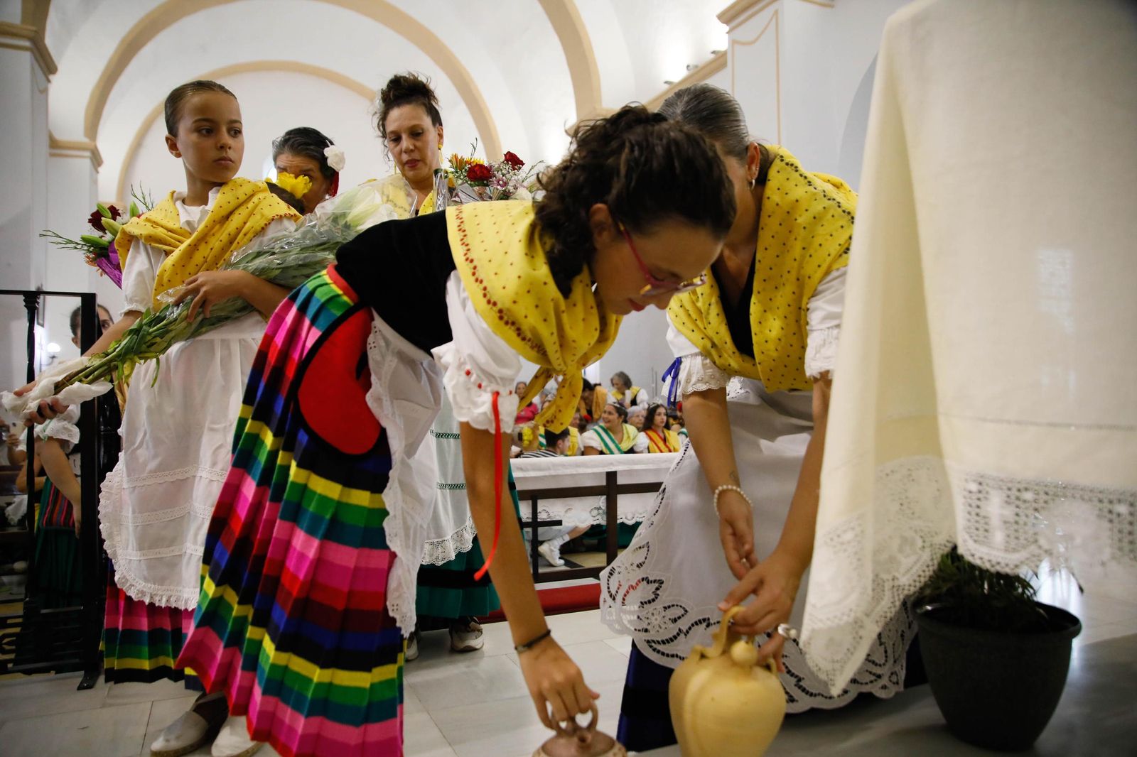La Subida del Agua de las fiestas de Mojácar, en imágenes