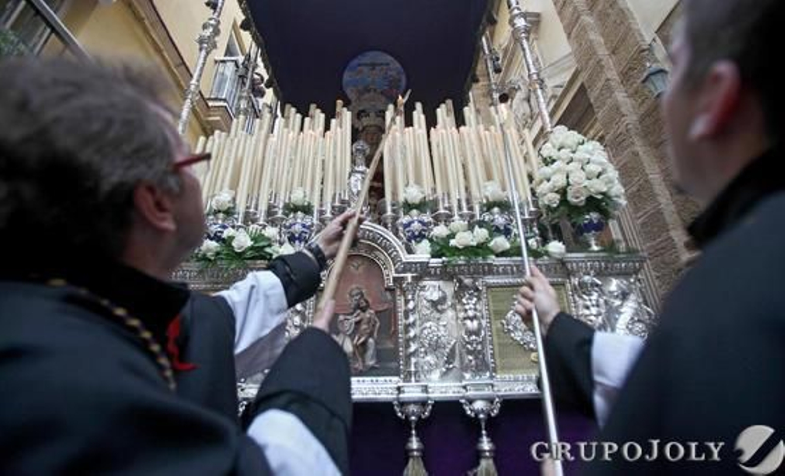 Venerable, Real, Militar y Nacional Cofradía del Santísimo Cristo de la Piedad y María Santísima de las Lágrimas.

Foto: Jesus Marin