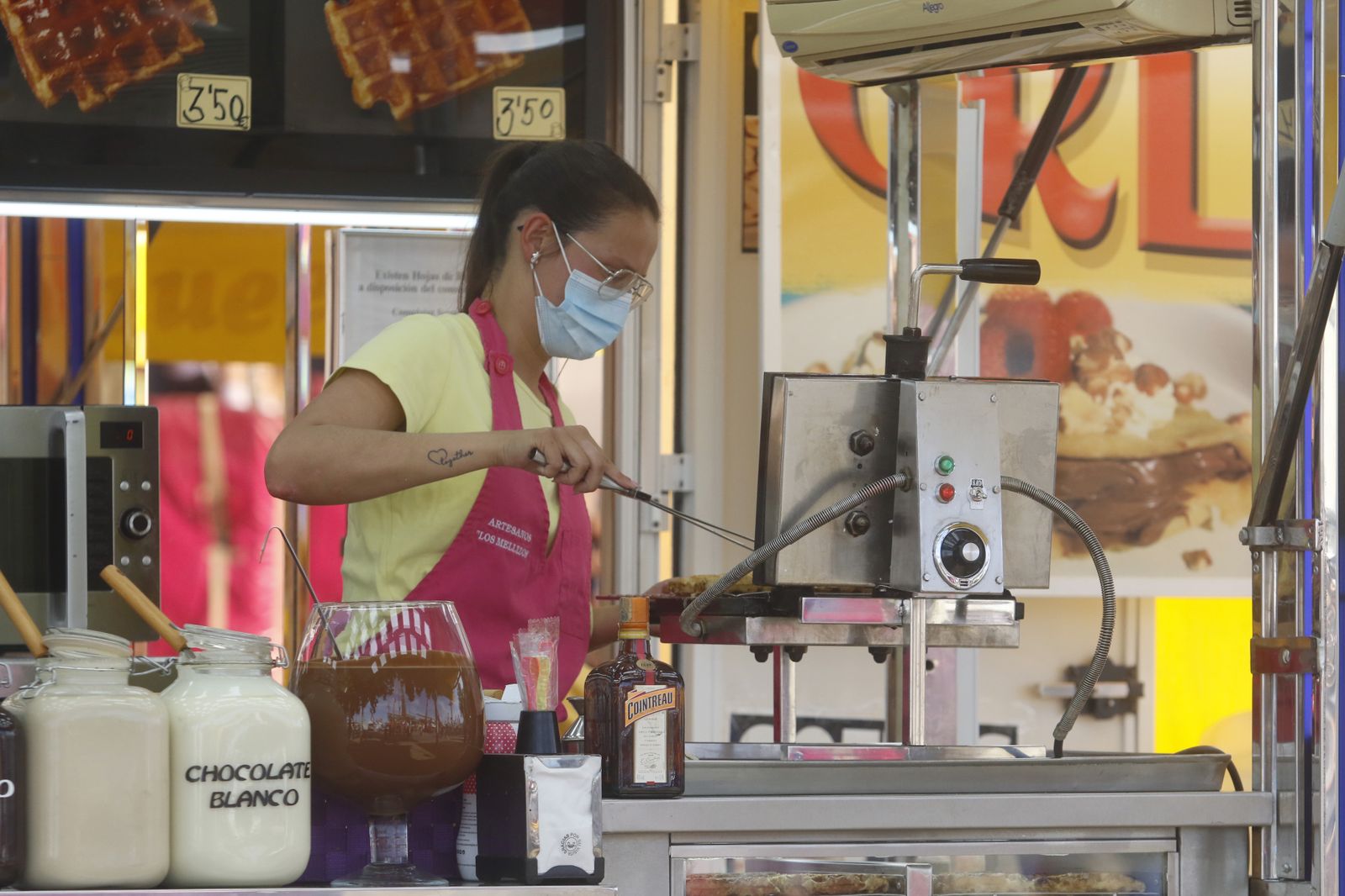 Primera jornada en el parque de atracciones de El Arenal, en imágenes