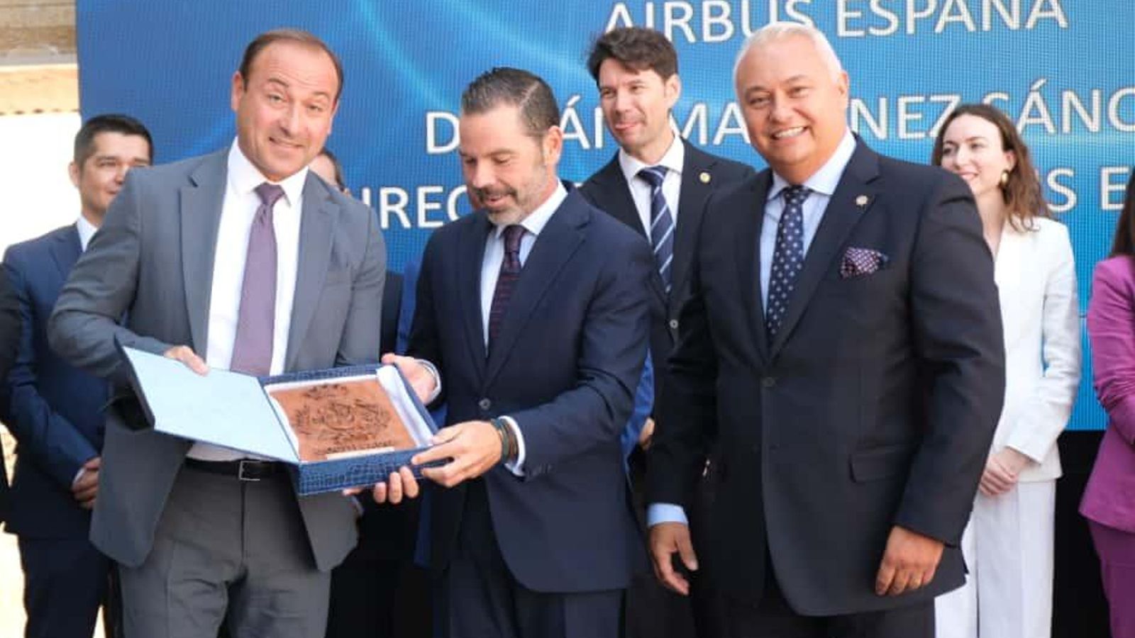 El director de Airbus Cádiz recoge el premio Ingenio Gaditano. El director de Airbus Cádiz recoge el premio Ingenio Gaditano.