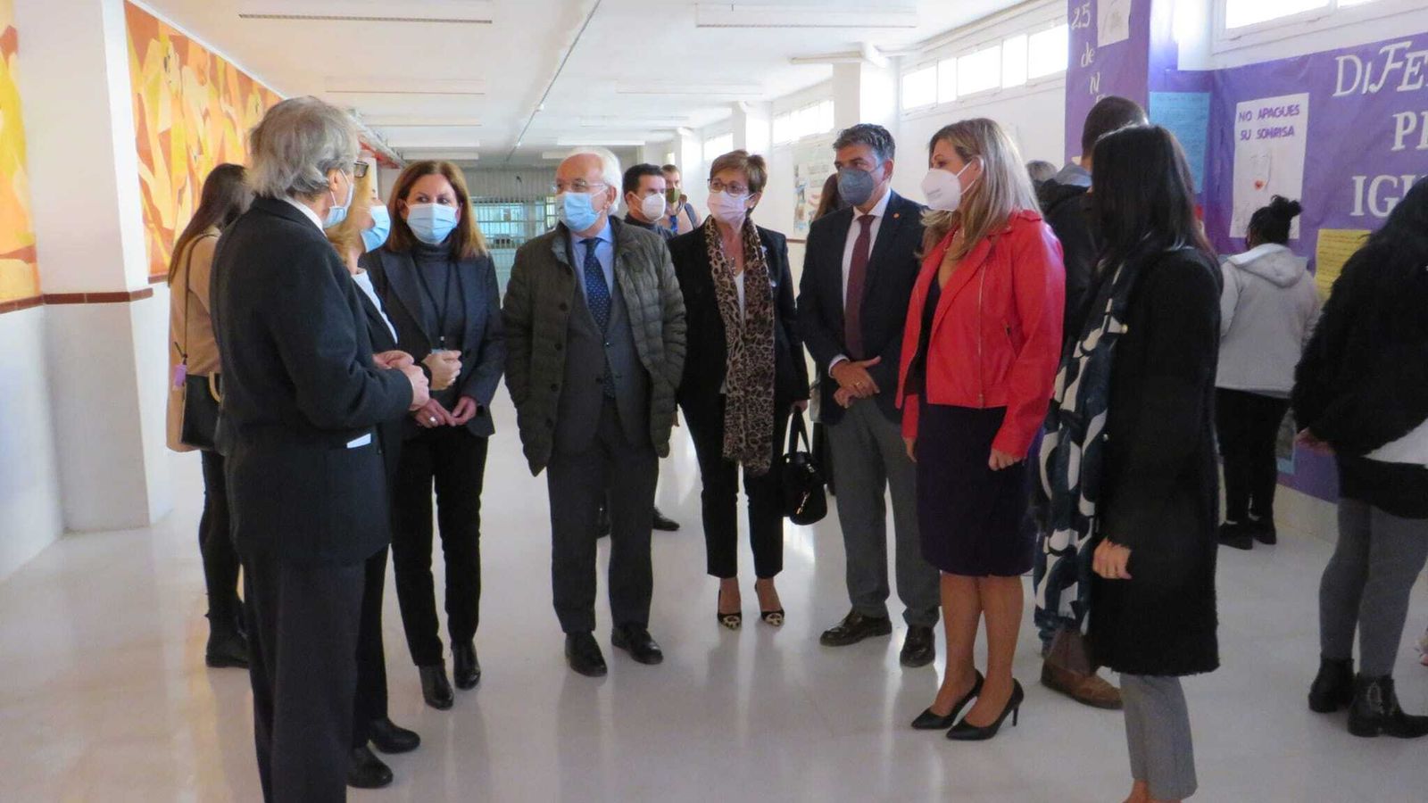 Imágenes contra la violencia de género entre los muros de la prisión de Almería