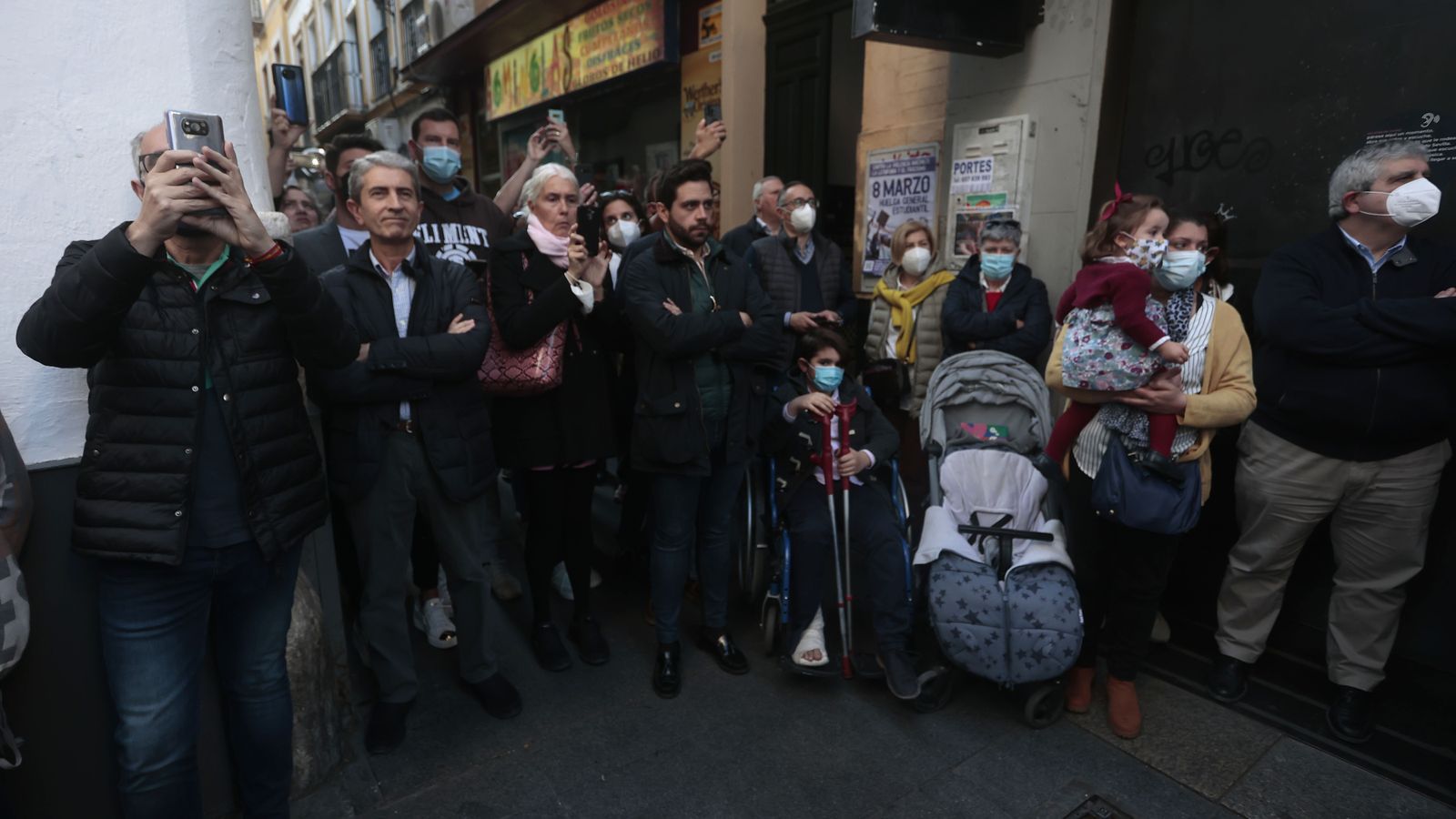 El traslado de los Panaderos a su capilla en imágenes