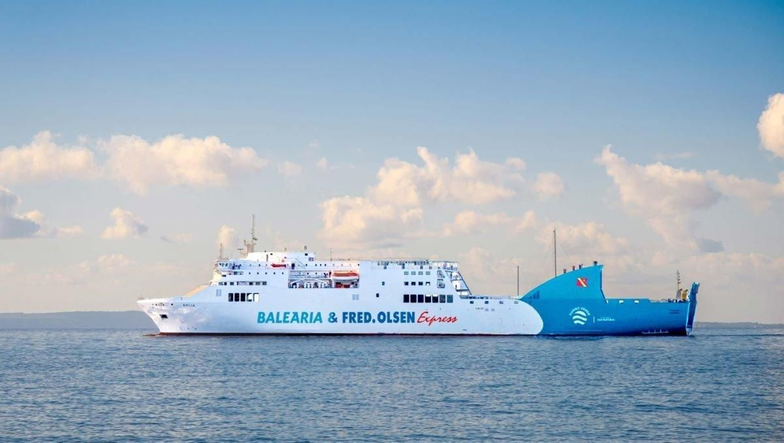 Ferry que hace la ruta
