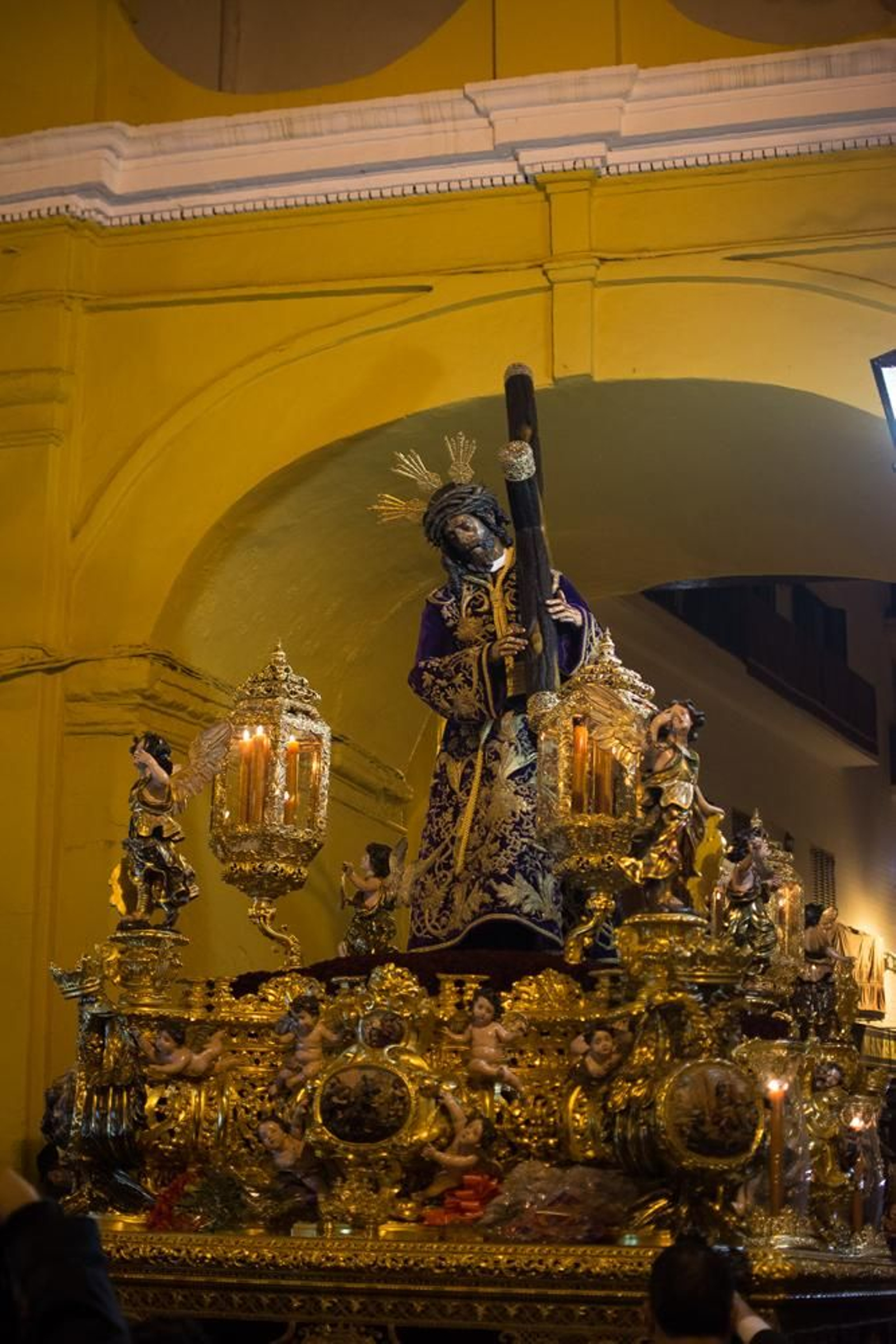 El Gran Poder por el Arco del Postigo