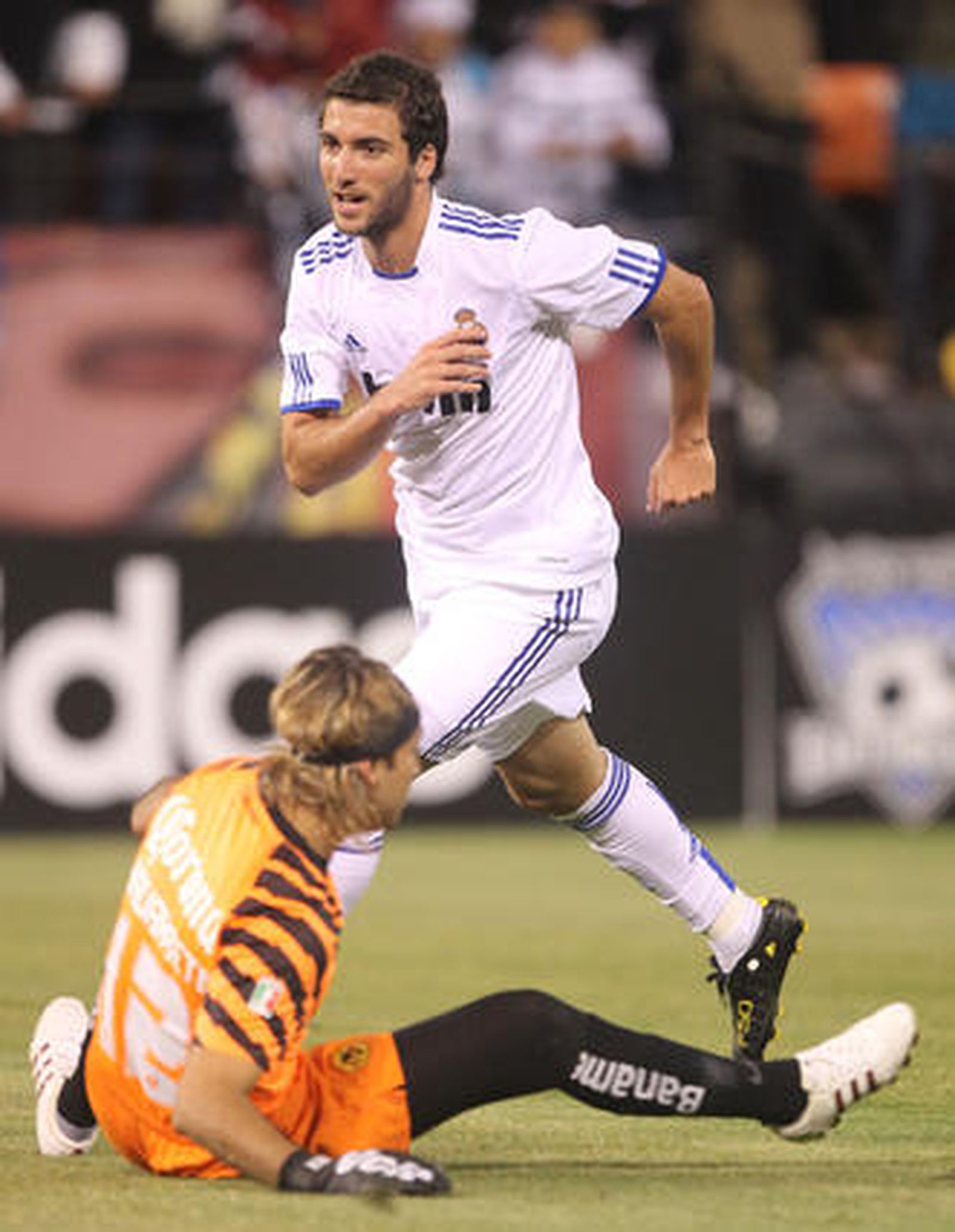 La era de Mourinho con el Real Madrid comenzó de forma triunfal después que el equipo español venciese por 2-3 a las Águilas del América de México, en partido amistoso disputado en el Candlestick Park de San Francisco.

Foto: REUTER