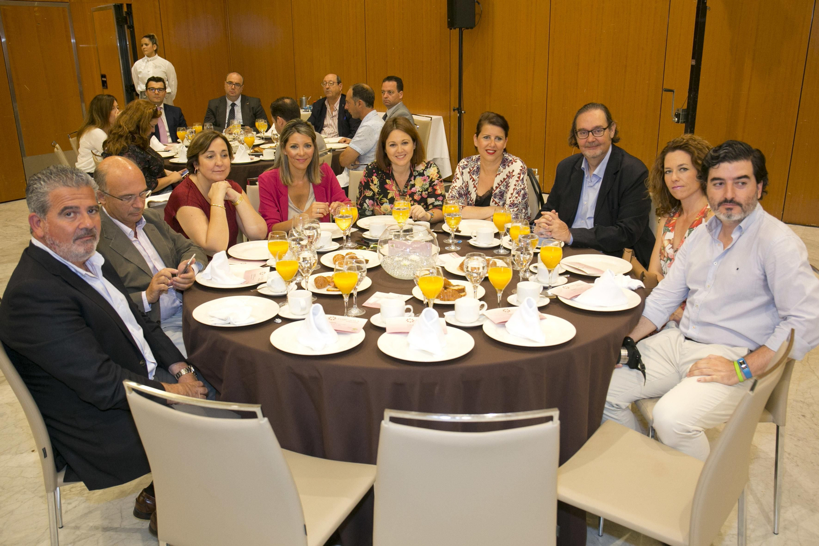 Las imágenes del Foro Joly con Elías Bendodo
