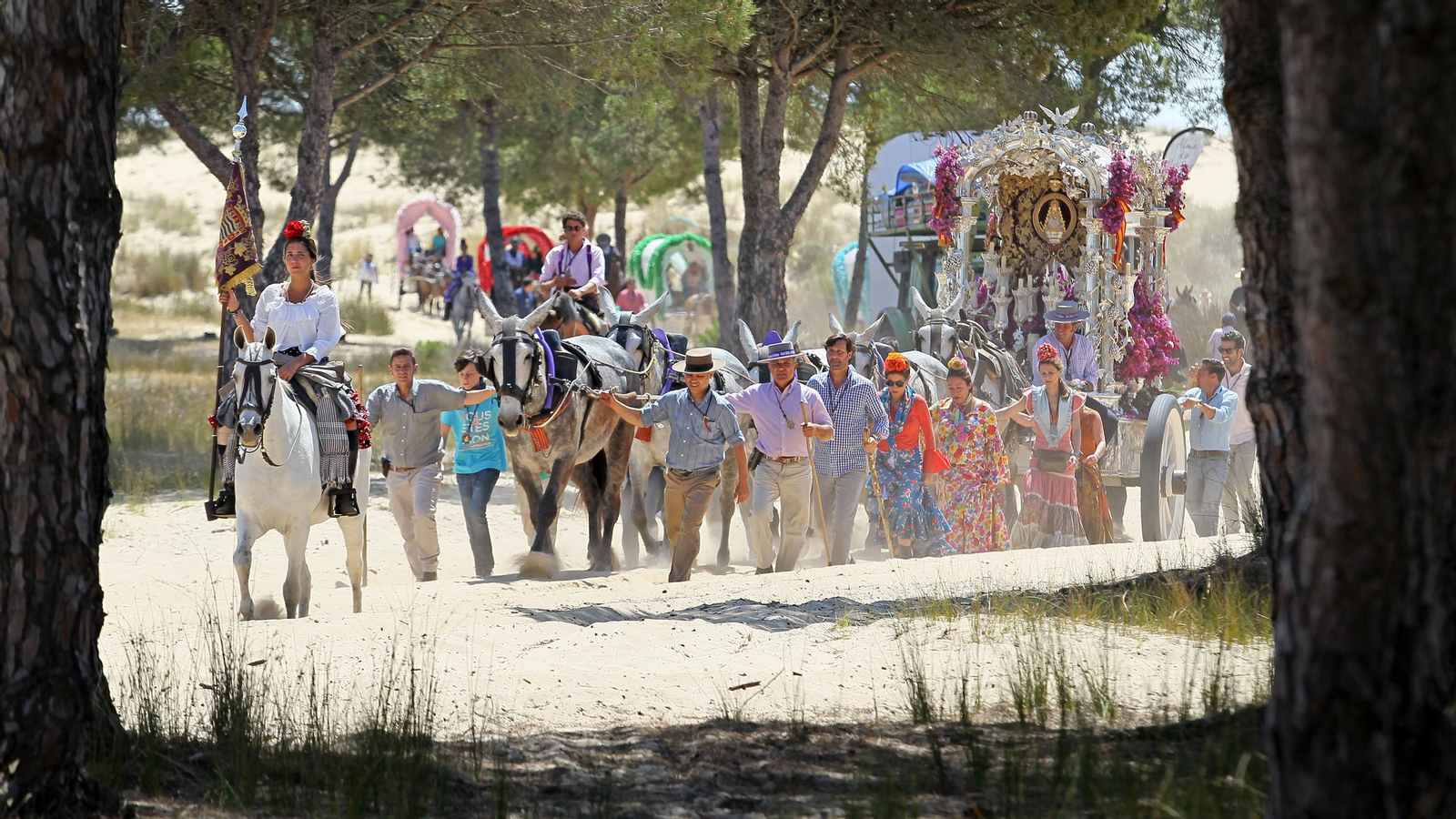 Imágenes de pasadas romerías de la Hdad de Jerez al Rocío