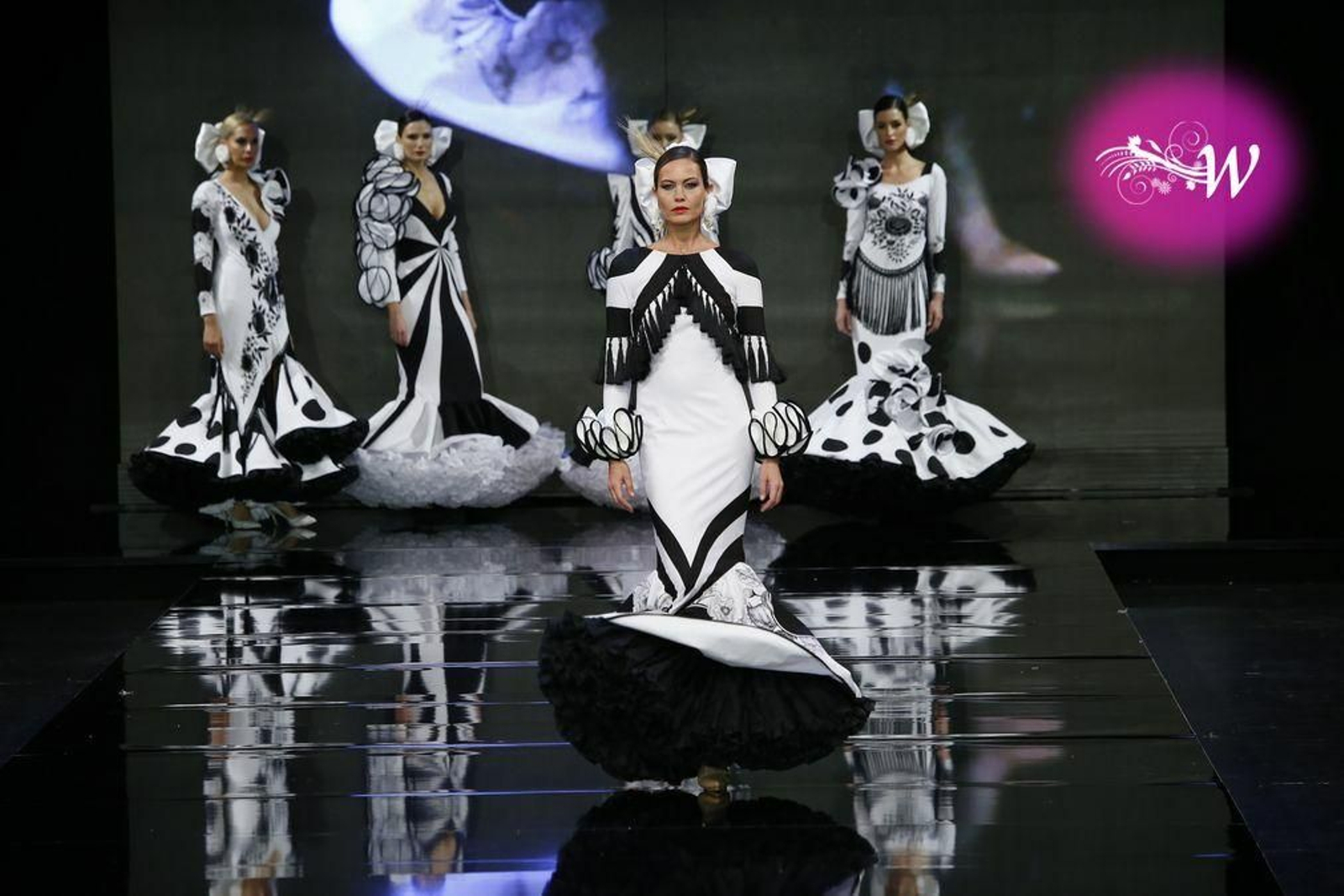 Así es la colección 2020 de flamenca de Ana Morón, todas las fotos del desfile en SIMOF