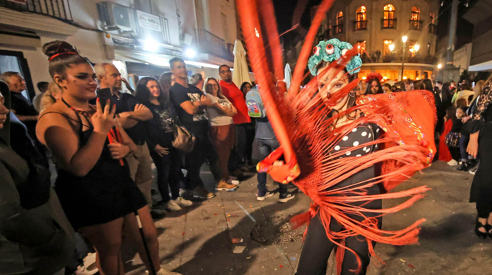 El desfile de Halloween llena las calles de Jerez