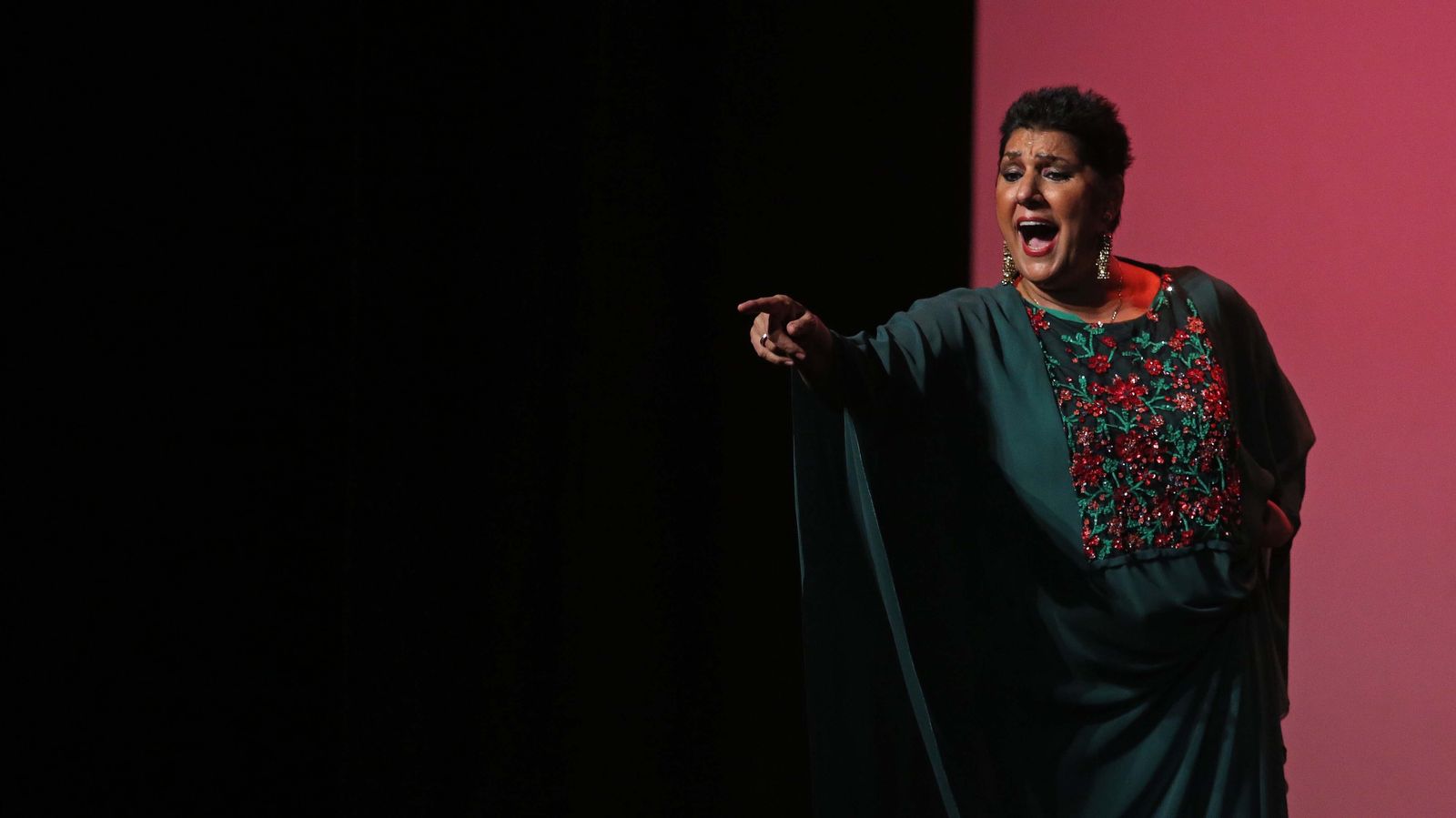 Remedios Amaya triunfa en la tercera noche de la Bienal de San Roque