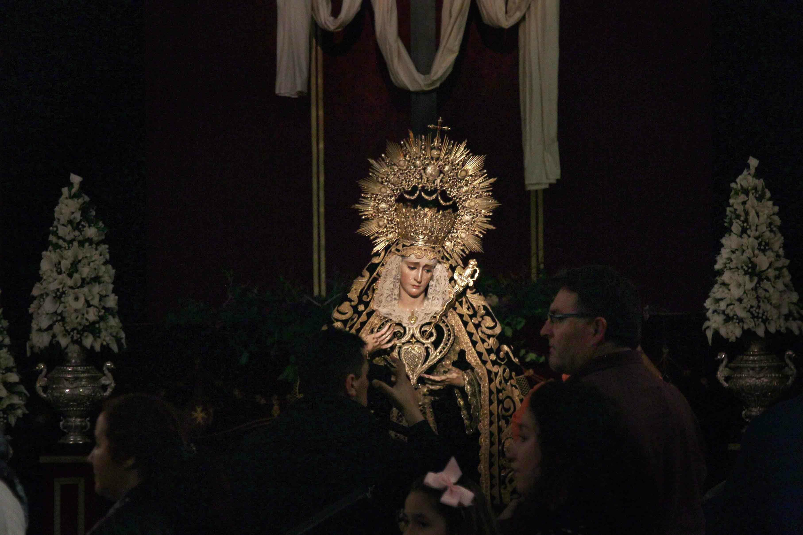 Imágenes de besamanos y besapiés