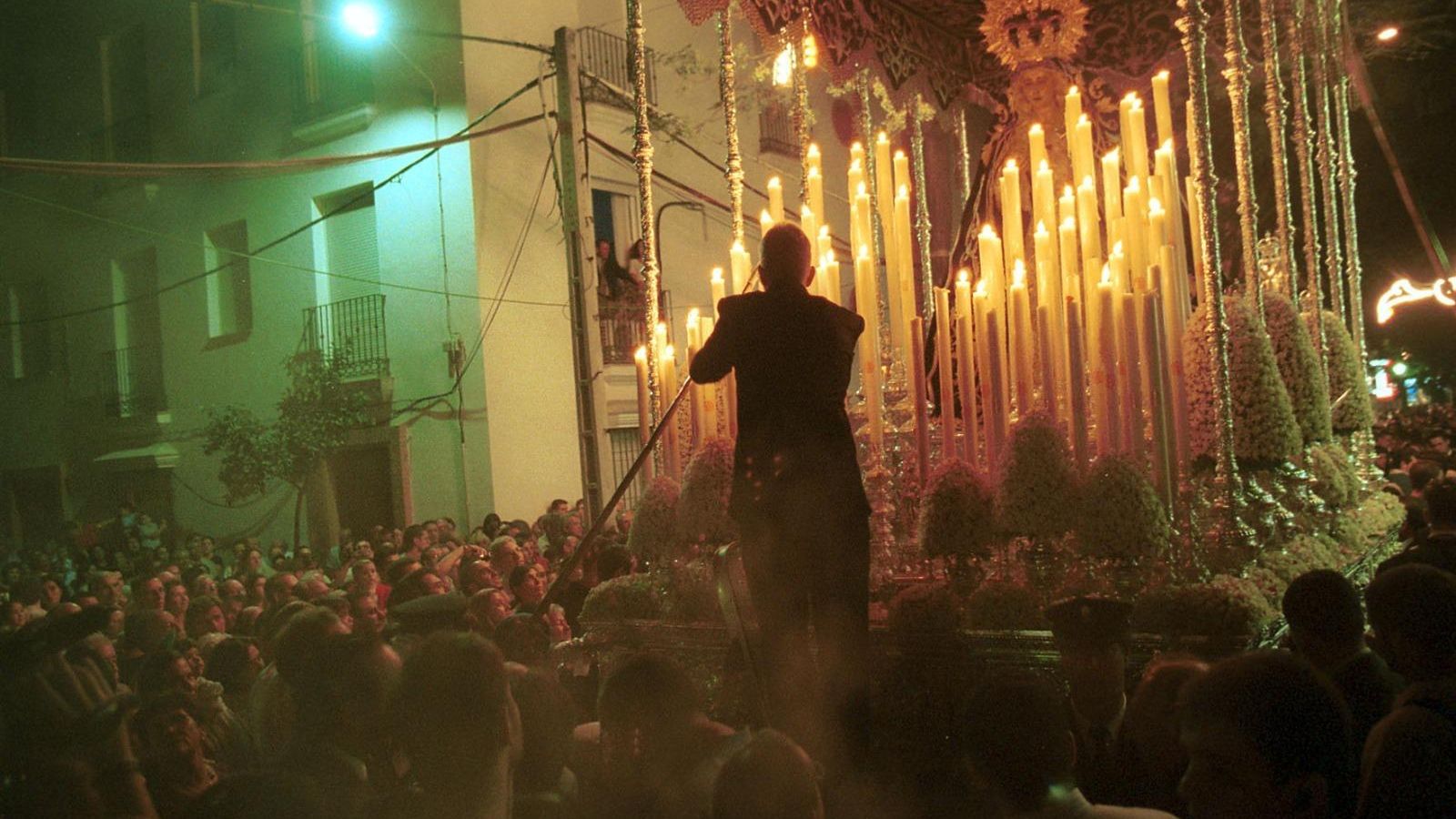 La Virgen de los Dolores en la procesión extraordinaria de 2002
