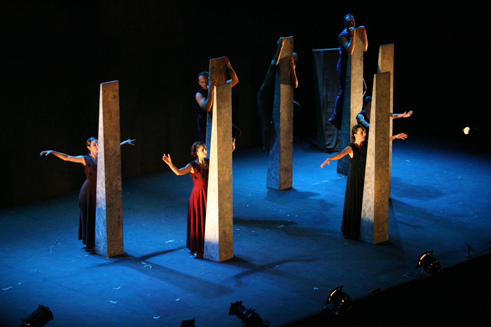 Actuación de la compañía Atalaya en el Teatro Romano de Málaga.