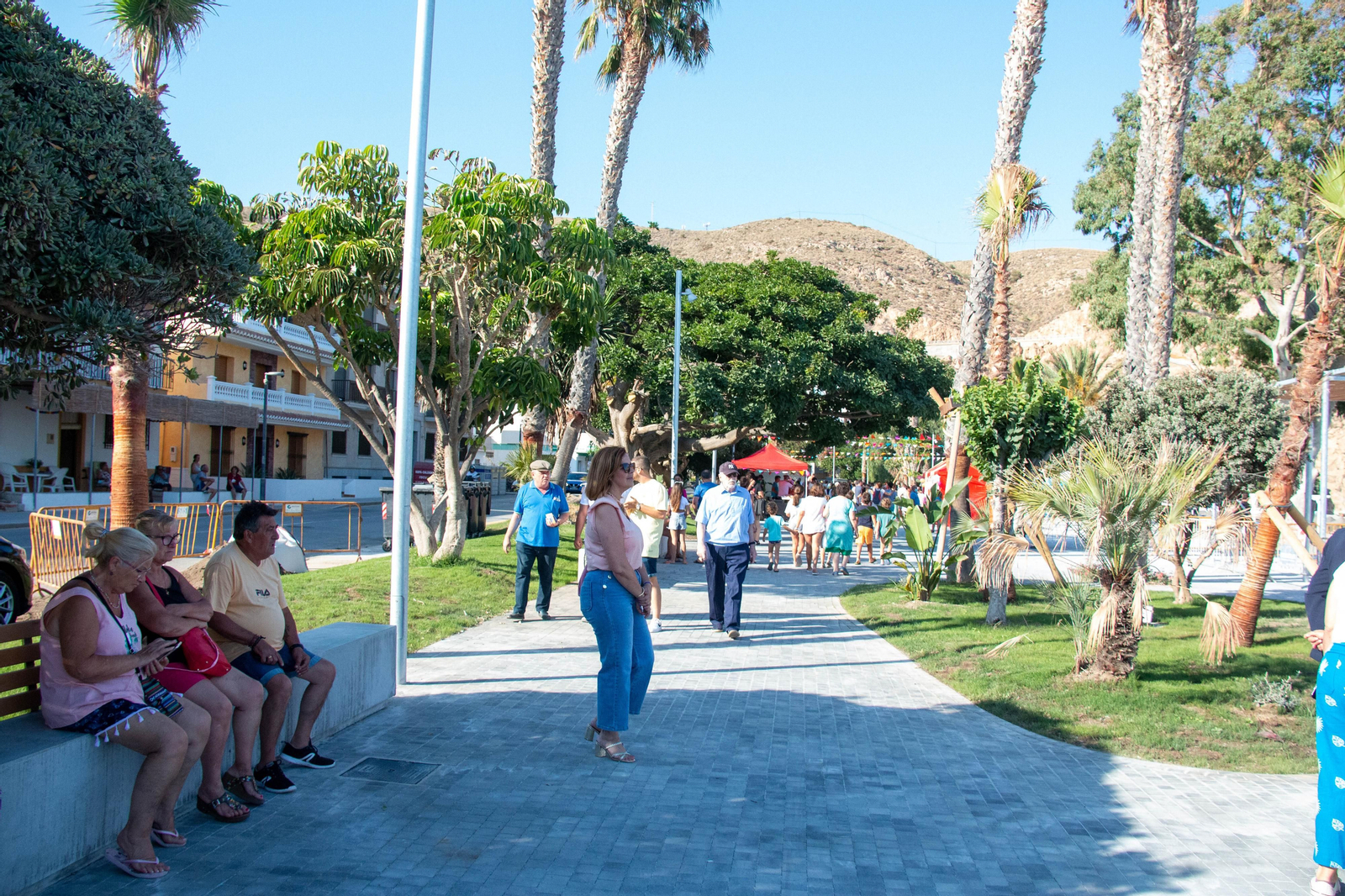 Calahonda inaugura y hace accesible su paseo marítimo después de 40 años