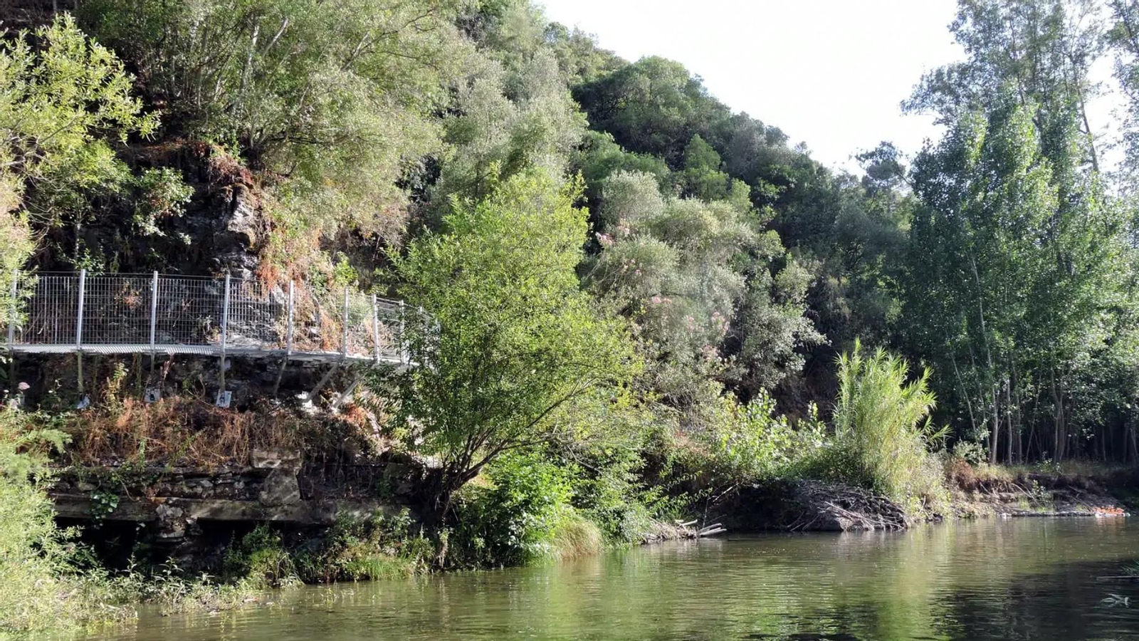 Una de las pasarelas de la ruta.