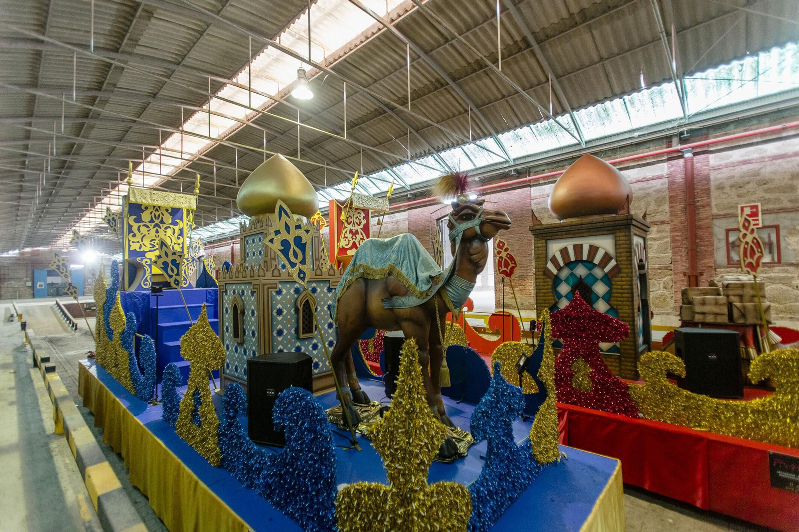 Reyes Magos en Cádiz: Imágenes de las carrozas  de la Cabalgata