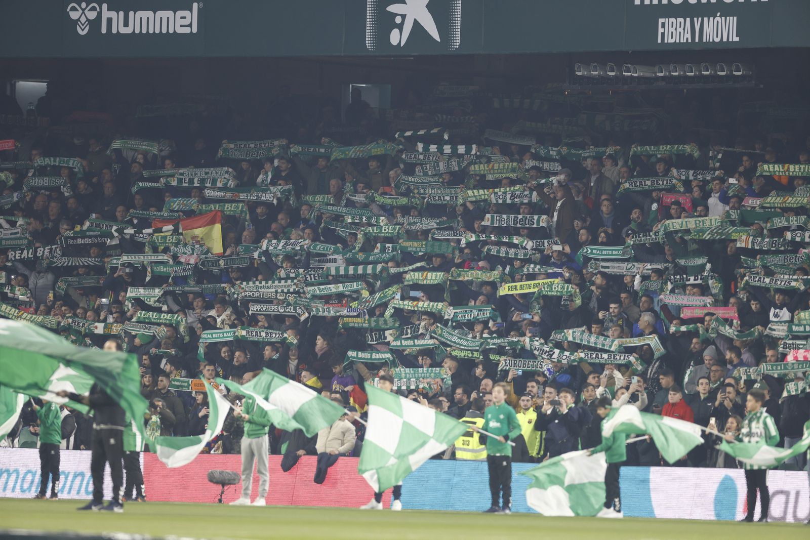 Búscate en las fotos del Betis-Barcelona