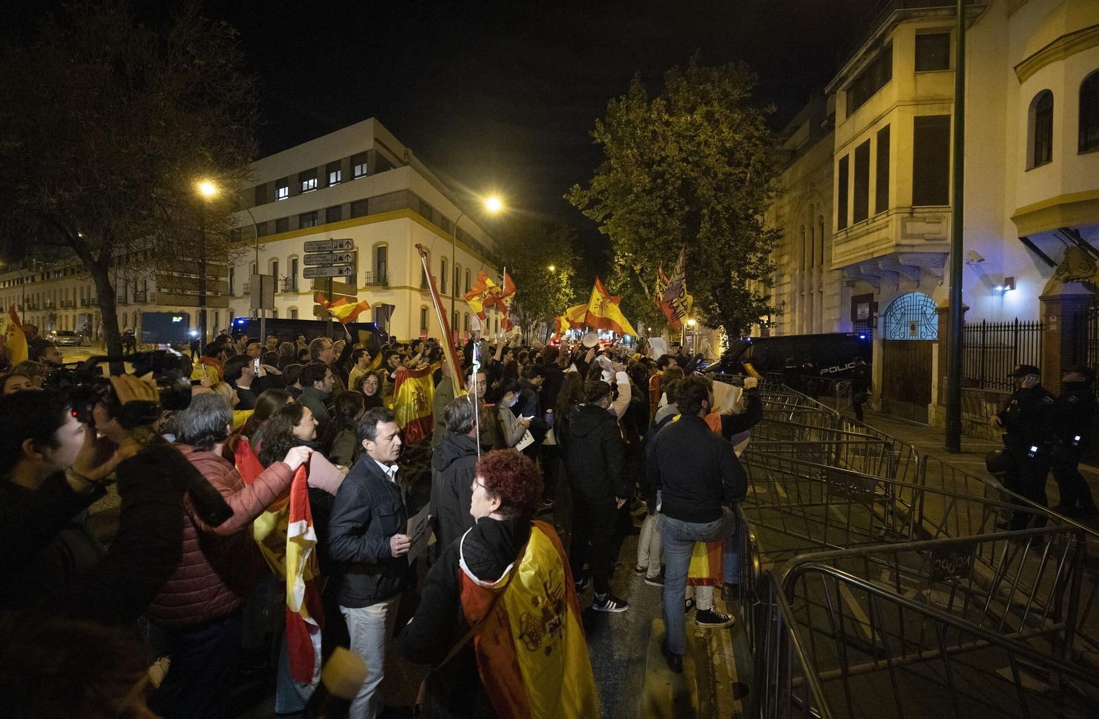 Concentración en contra de la amnistía en Sevilla. Concentración en contra de la amnistía en Sevilla.