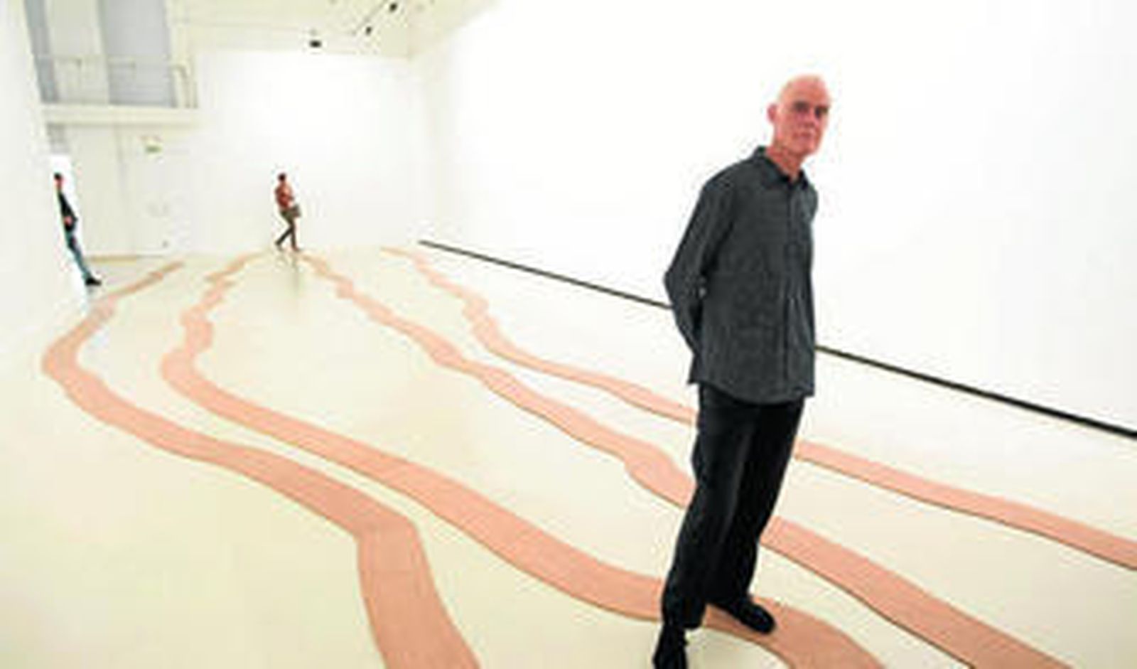 Richard Long (Bristol, 1945), con sus senderos de madera, ayer, en el CAC Málaga.