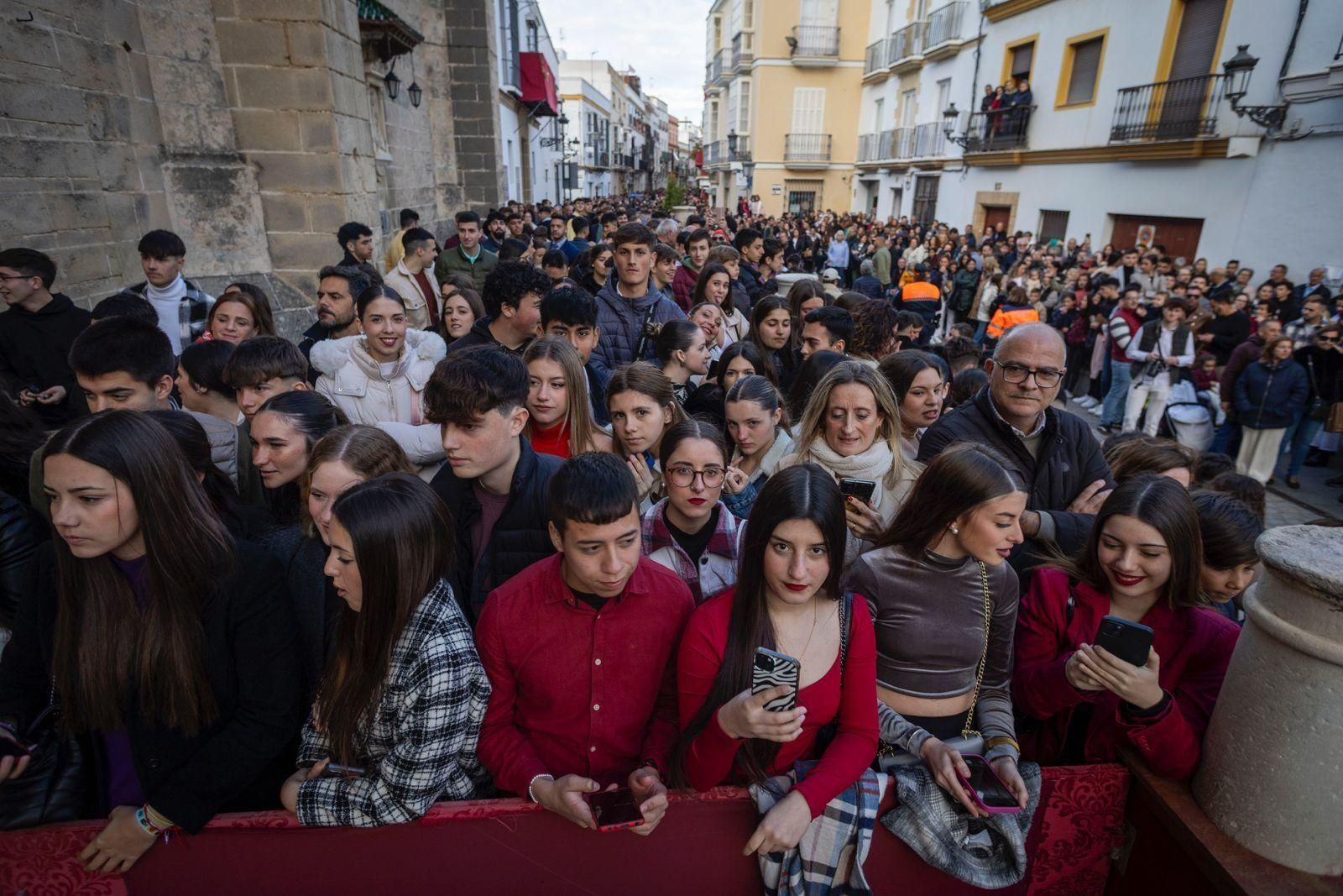 Las imágenes del Martes Santo 2024 en El Puerto: Misericordia
