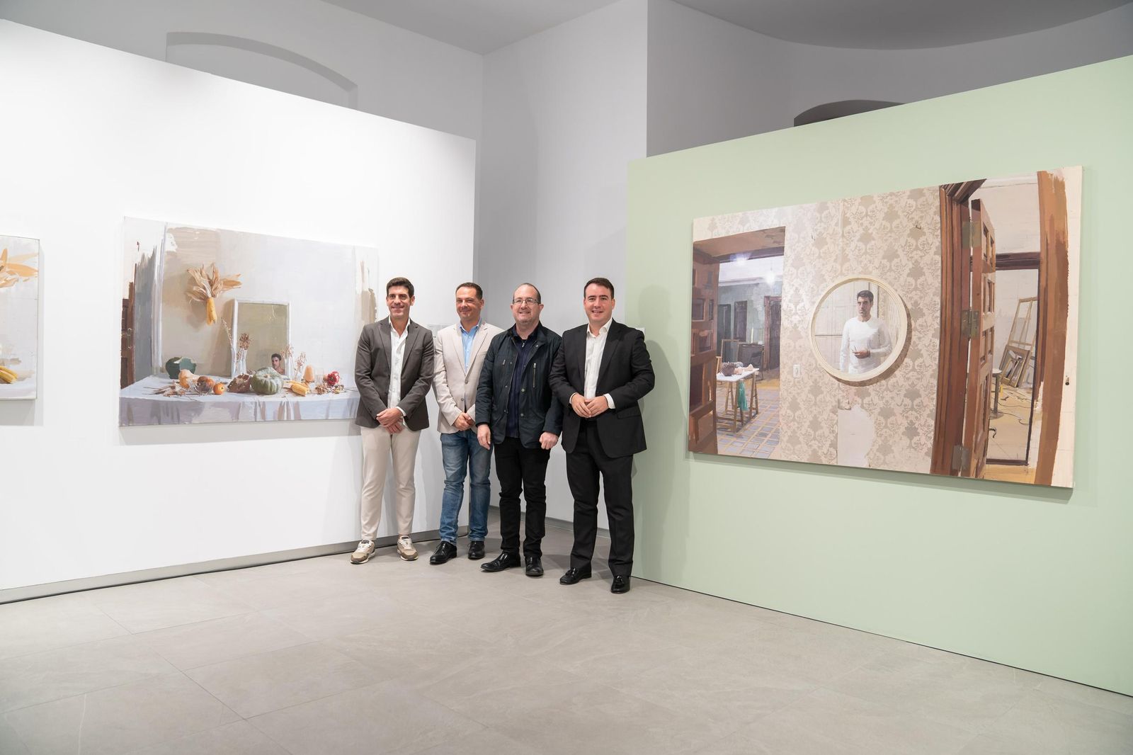 Eduardo Millán, Juan Manuel Martín, Andrés García Ibáñez y Fernando Giménez en la nueva sala de exposiciones del MUREC.