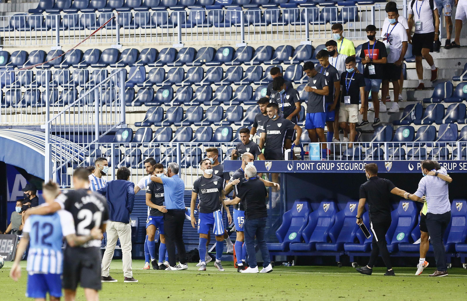 Las fotos de la liberación del Málaga CF tras ganar al Alcorcón