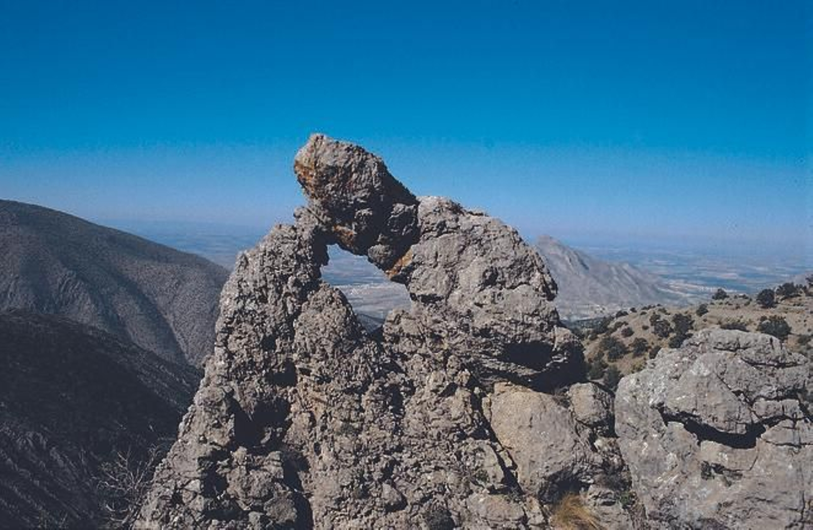 Las montañas pedregosas forman riscos imposibles que dan forma al paisaje de Mágina.
