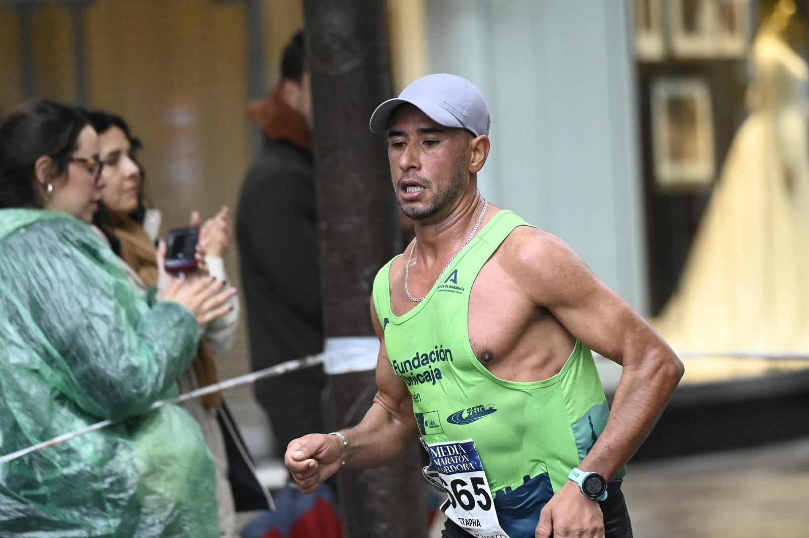 El paso de la Media Maratón de Córdoba 2025 por el centro de la ciudad