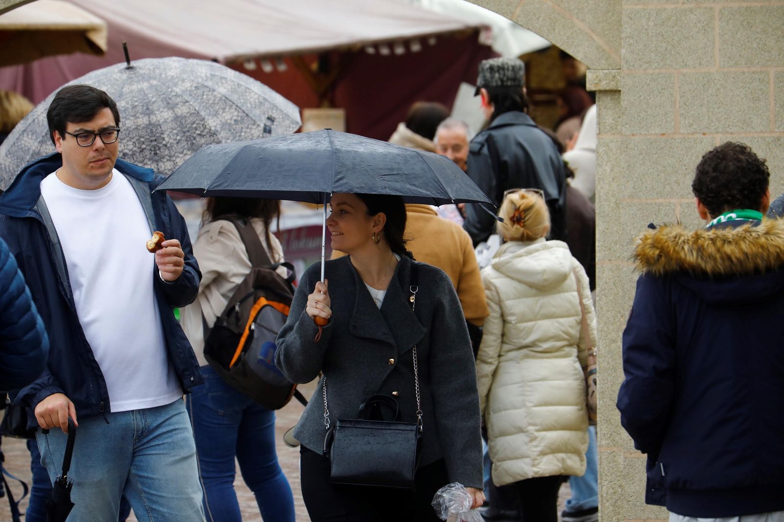 La borrasca Éowyn no consigue deslucir el Mercado Andalusí, en imágenes