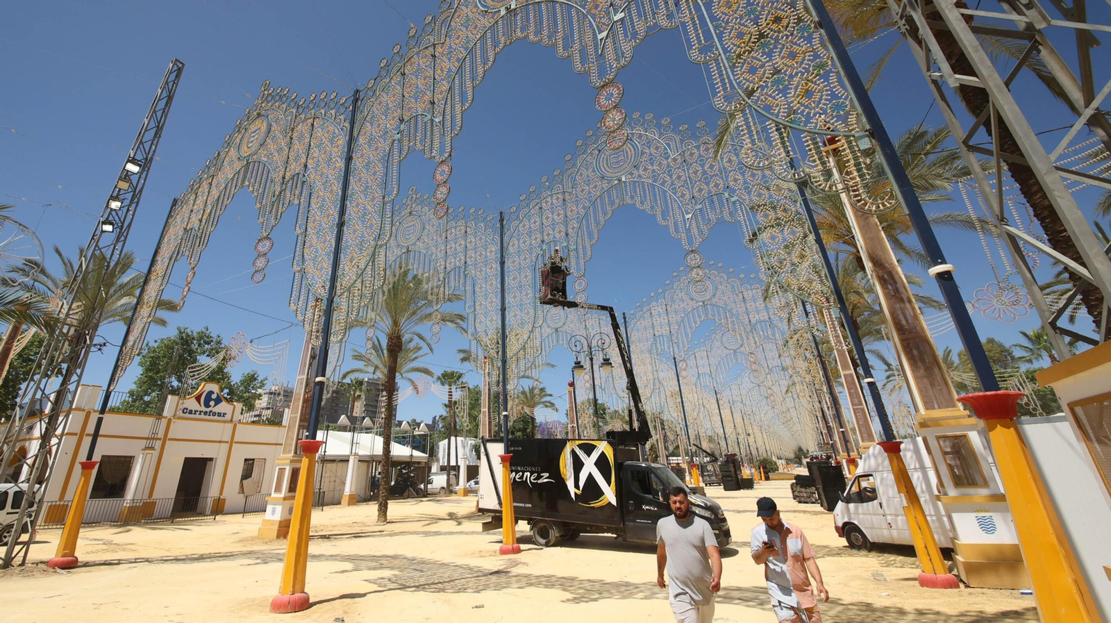 El montaje de la Feria de Jerez va a buen ritmo