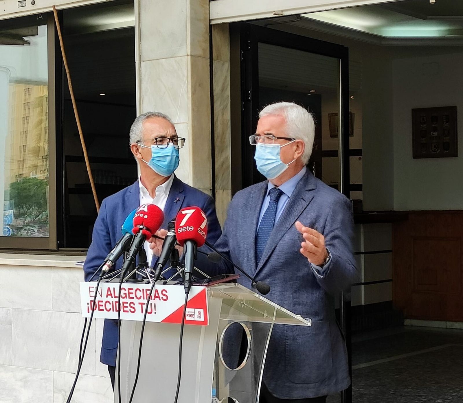 Juan Lozano y Jiménez Barrios, durante la rueda de prensa