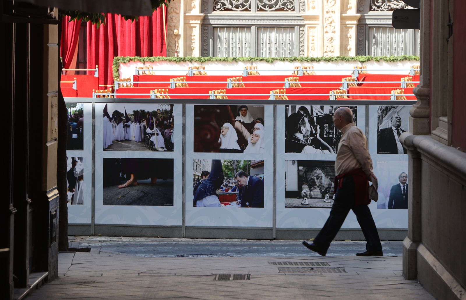 Vinilos en los palcos de la Plaza de San Francisco