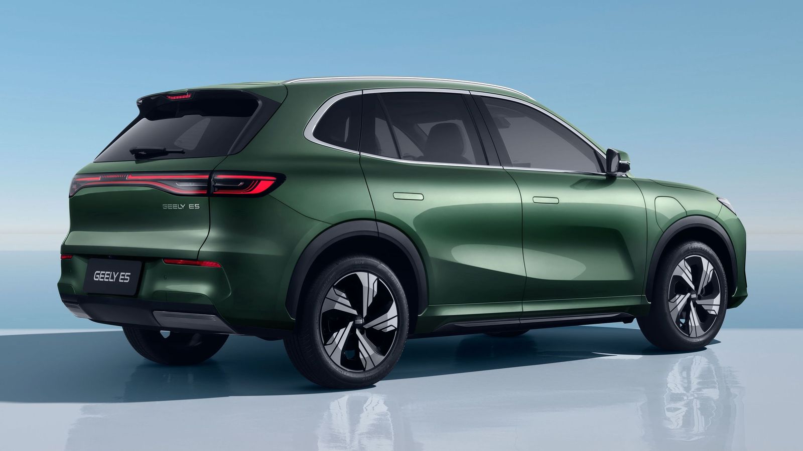 Geely se estrena en España con dos SUV electrificados y precios desde ...