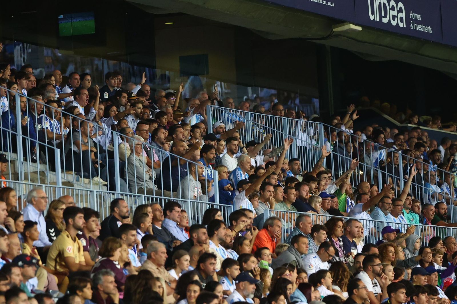Búscate en las gradas de La Rosaleda durante el Málaga CF-Elche CF