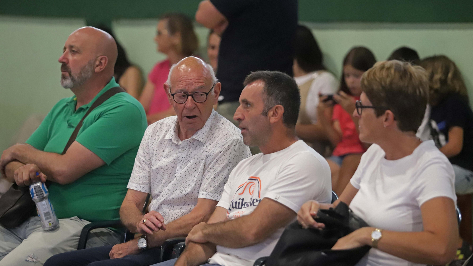 Fotos del segundo partido de baloncesto entre España sub-20 y España sub-22 en La Línea