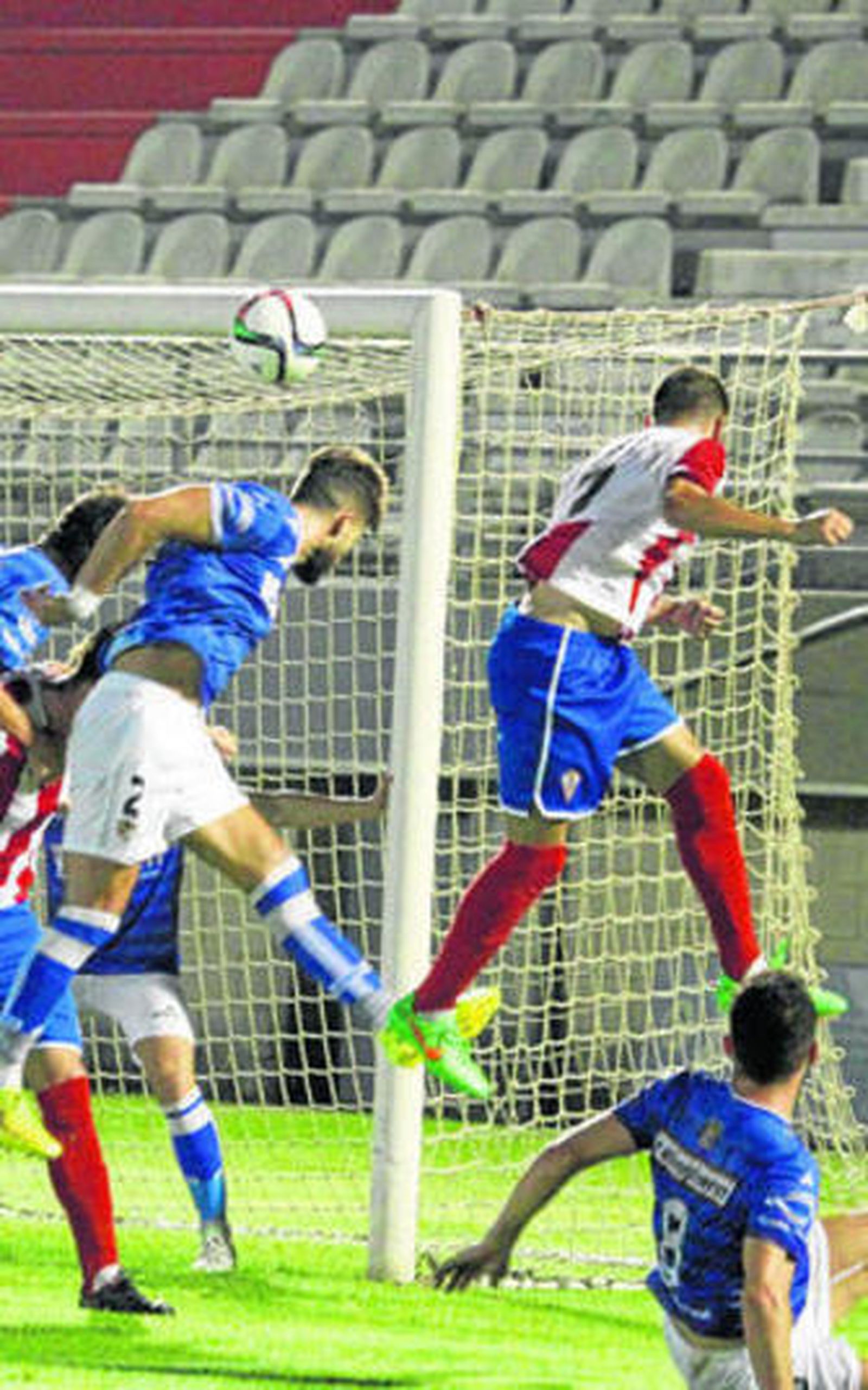 Cabezazo de Melchor que supone el empate a uno en el marcador.