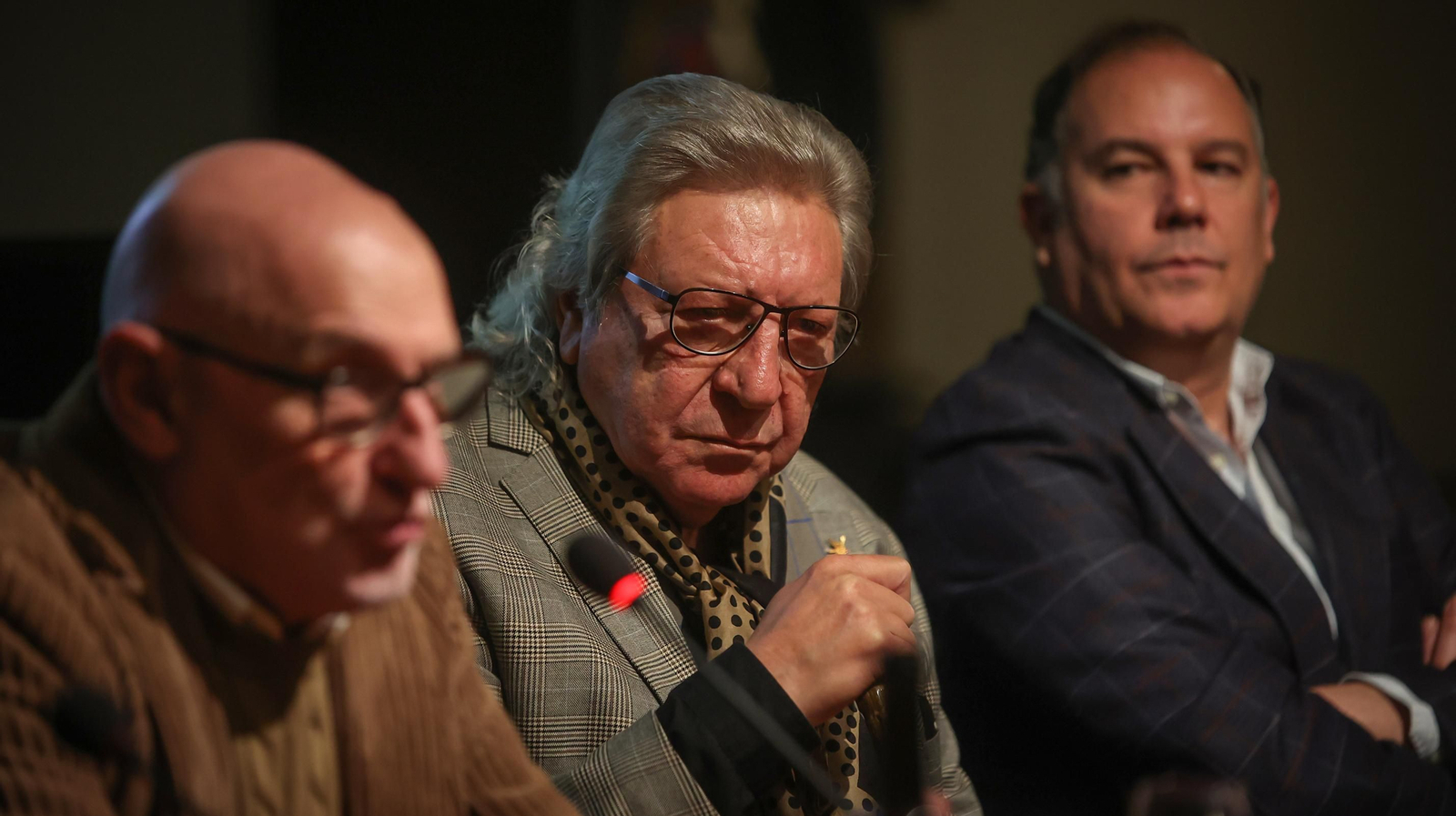 Así fue la presentación del libro de Fran Pereira 'De Chipén , sin ojana' biografía de El Gómez de Jerez