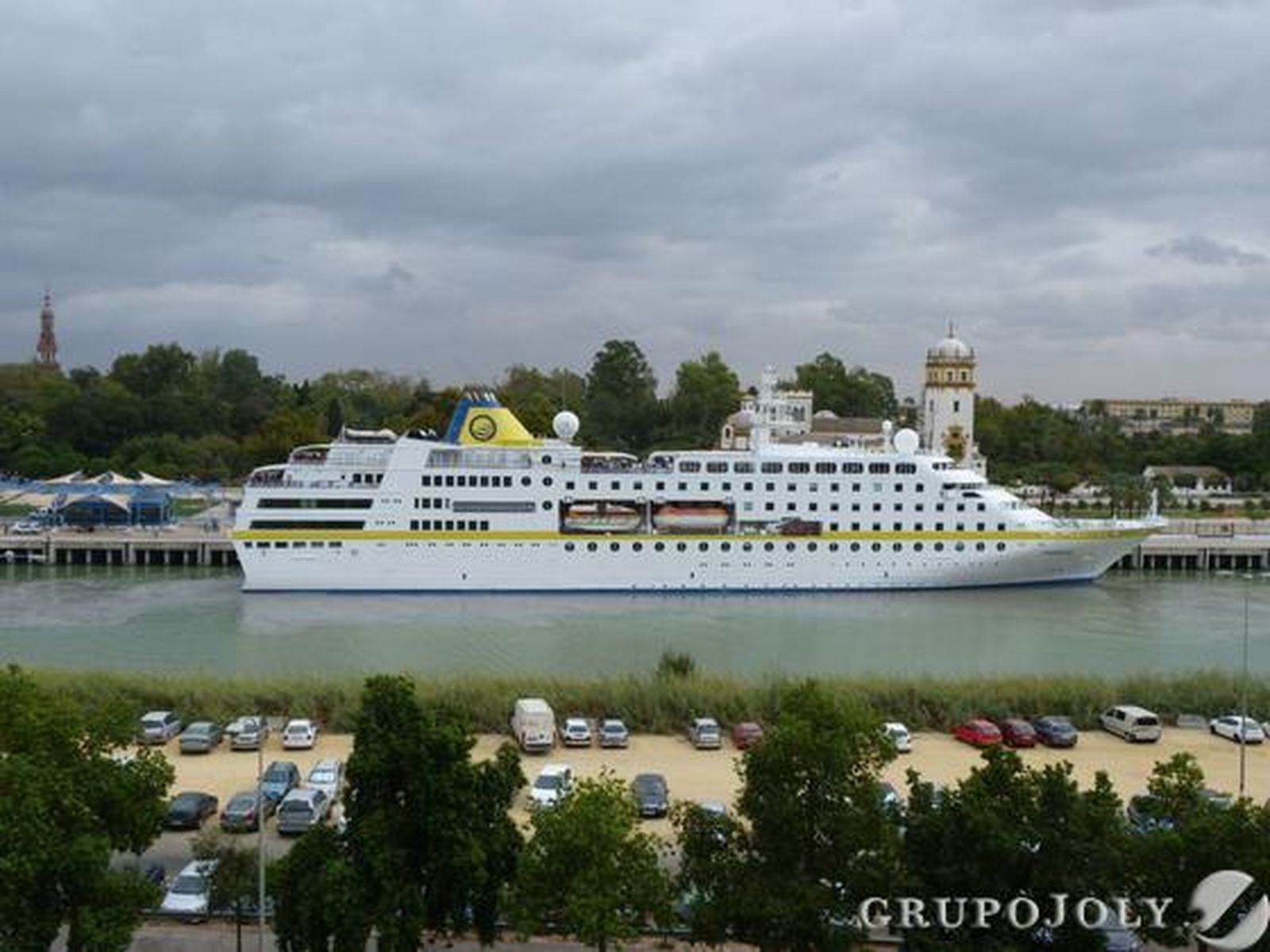 Las imágenes del crucero 'Hamburg' en Sevilla