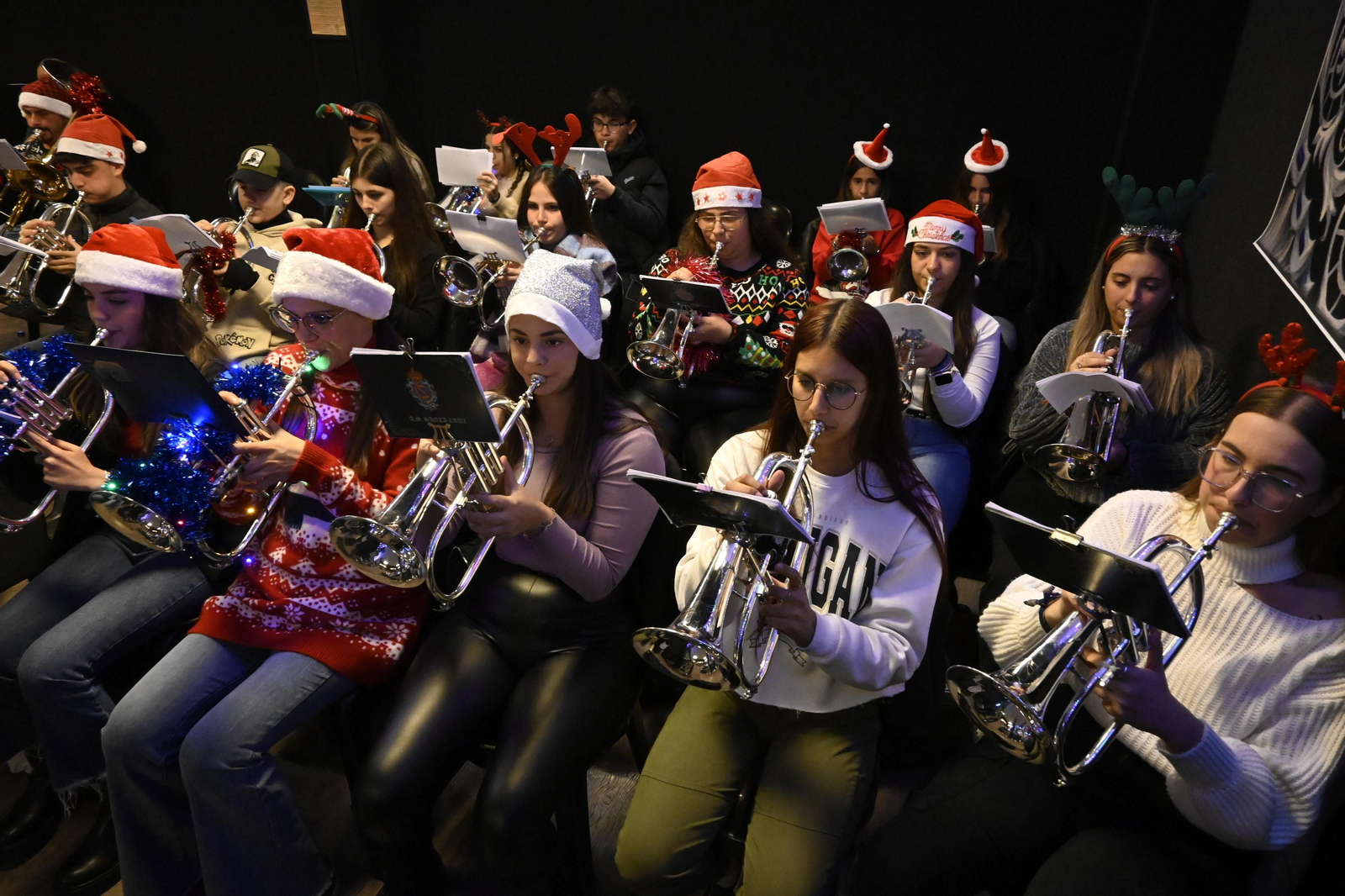 Ensayo preparatorio de la AM Santa Cruz para la cabalgata de Reyes Magos, en Imágenes