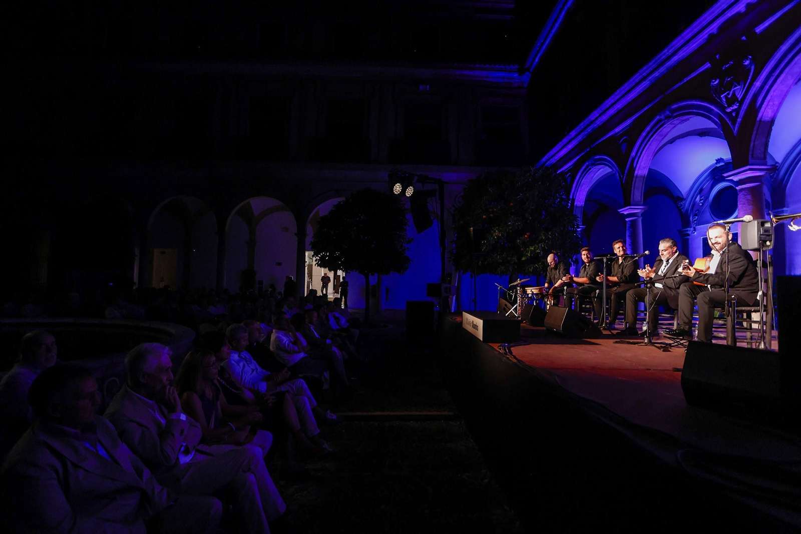 Pedro el Granaíno hace vibrar la Abadía del Sacromonte durante I Bienal de Flamenco de Granada: en imágenes