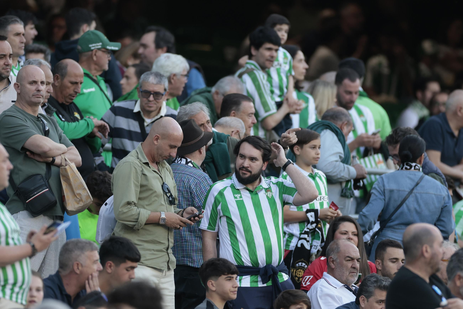 Búscate en las fotos del Betis - Osasuna