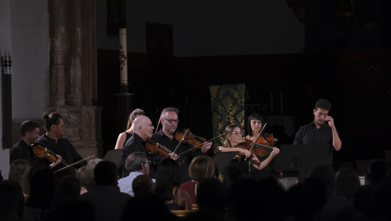 Concierto de la OCAL y del violinista Jesús Reina en Vélez Blanco, en imágenes