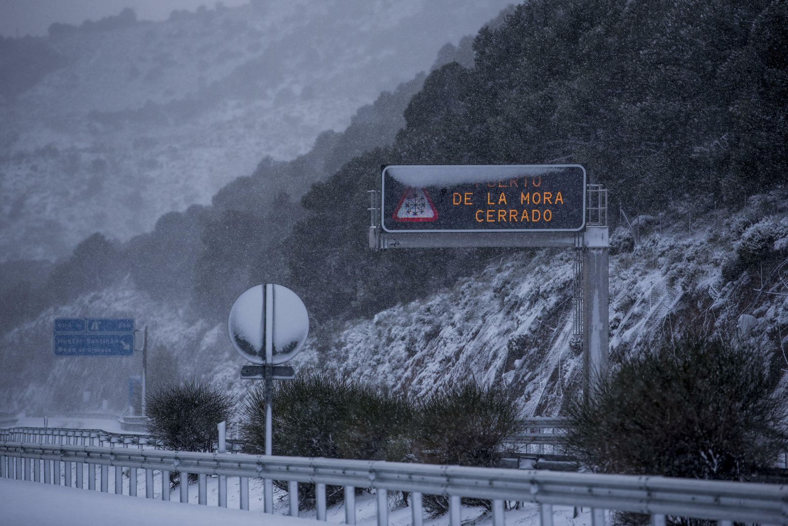 Imágenes de las carreteras cortadas en Granada por la borrasca Gloria