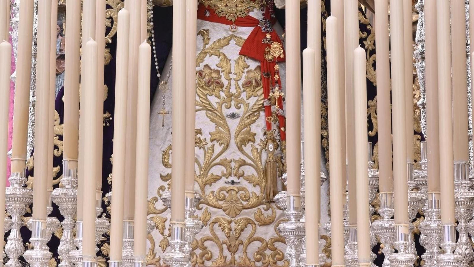 Fotogalería ‘Granada bajo palio’ 2025: María Santísima de las Penas