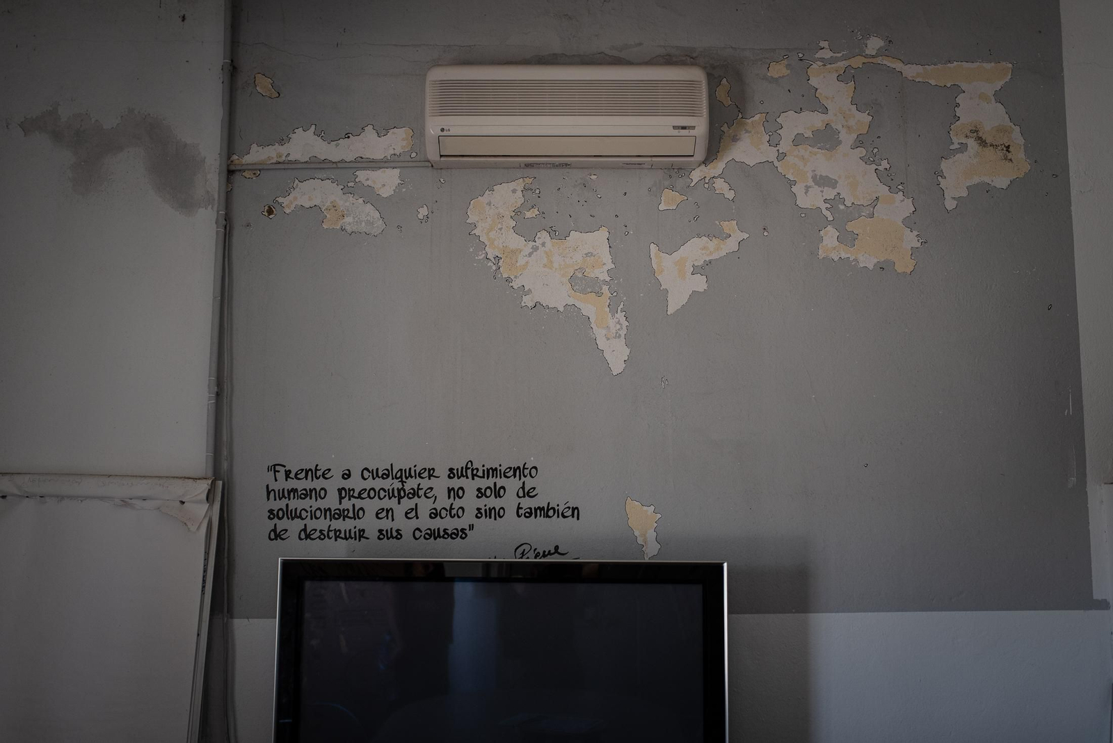 Una visita a la tienda de Traperos de Emaús en imágenes