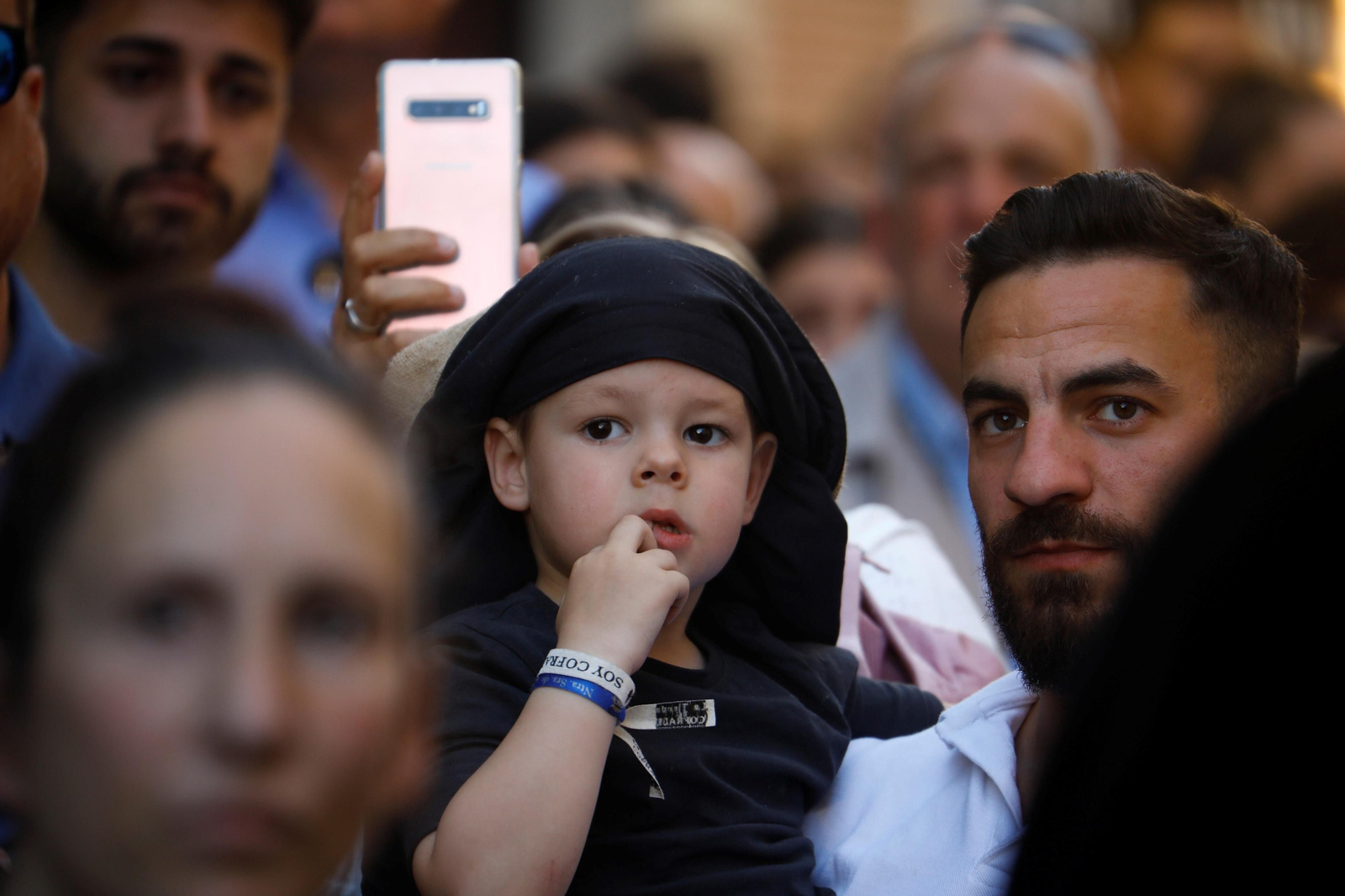 Viernes Santo en Córdoba: la procesión de los Dolores, en imágenes