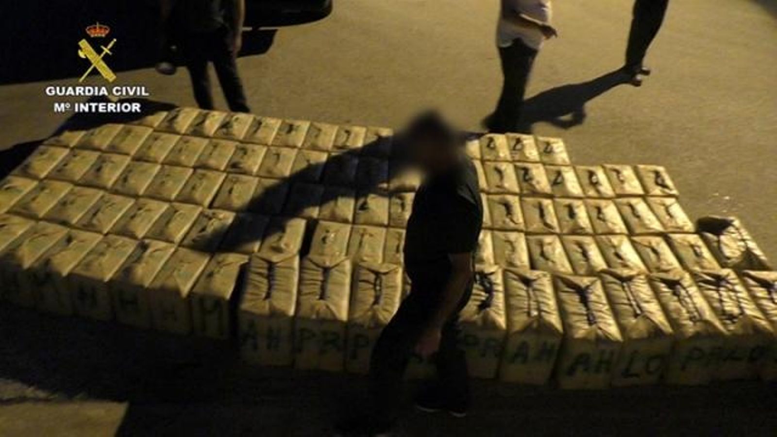El hachís incautado durante la operación. El hachís incautado durante la operación.