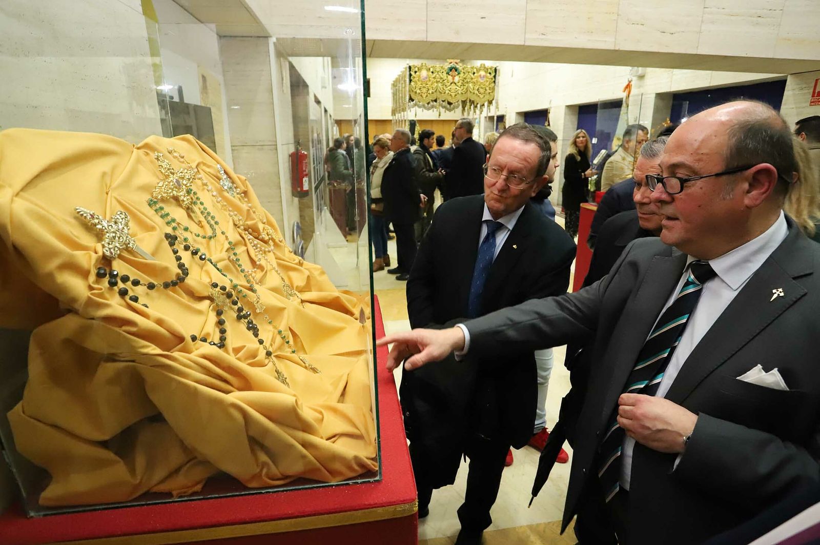 Imágenes de la exposición de la Hdad de las Tres Caídas en la Casa Colón