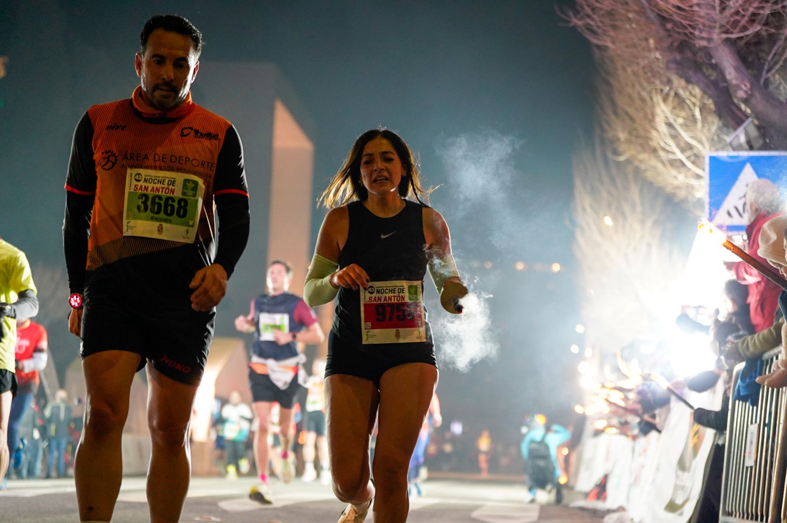 En imágenes: búscate en tu llegada a meta de la Carrera de San Antón 2026 (8)